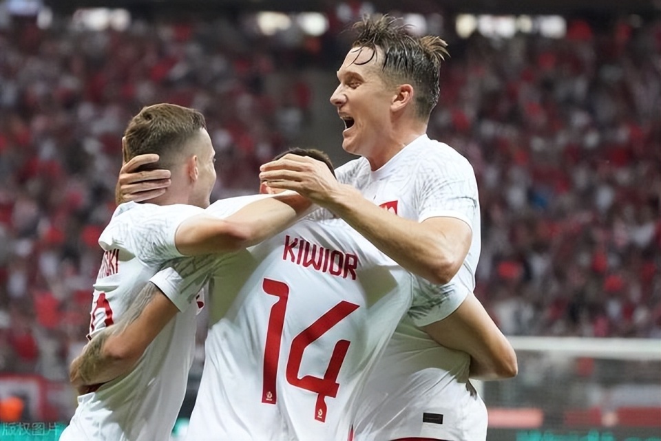 开云体育-莱万多夫斯基意外战胜德国队,爆冷引爆全场!-开云体育