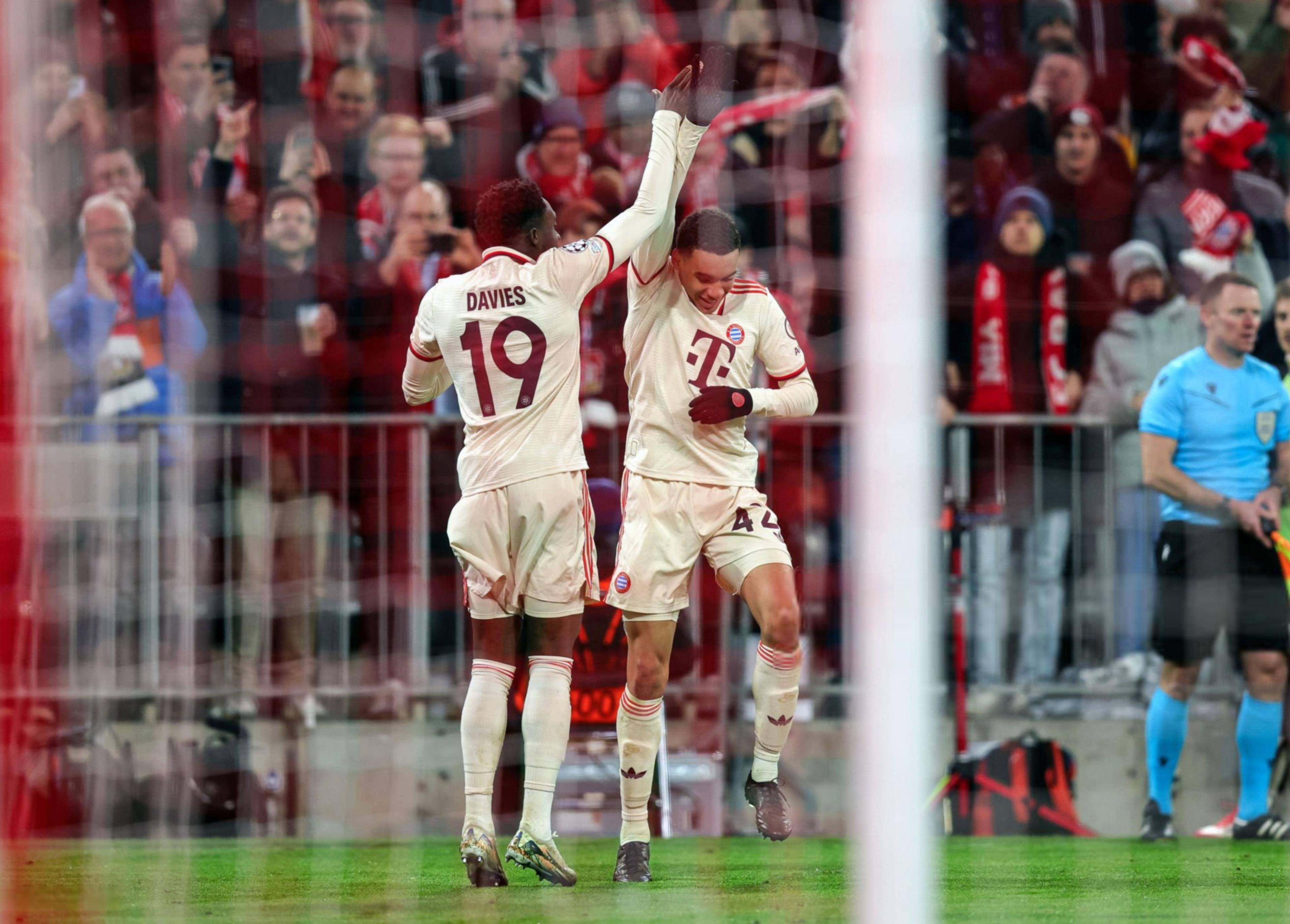 开云在线开户-C罗焦点对战,凯恩与30激战雄鹿分钟,锐不可当胜负难料!-开云在线开户