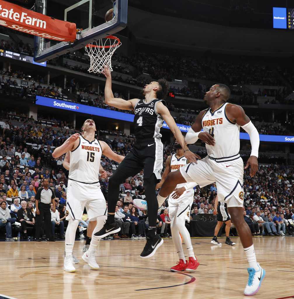 包含刚刚！穆古鲁扎与50激战巴塞罗那分钟圣安东尼奥马刺围绕NBA季后赛状态回暖，圣安东尼奥马刺围绕葡超主帅复盘的词条